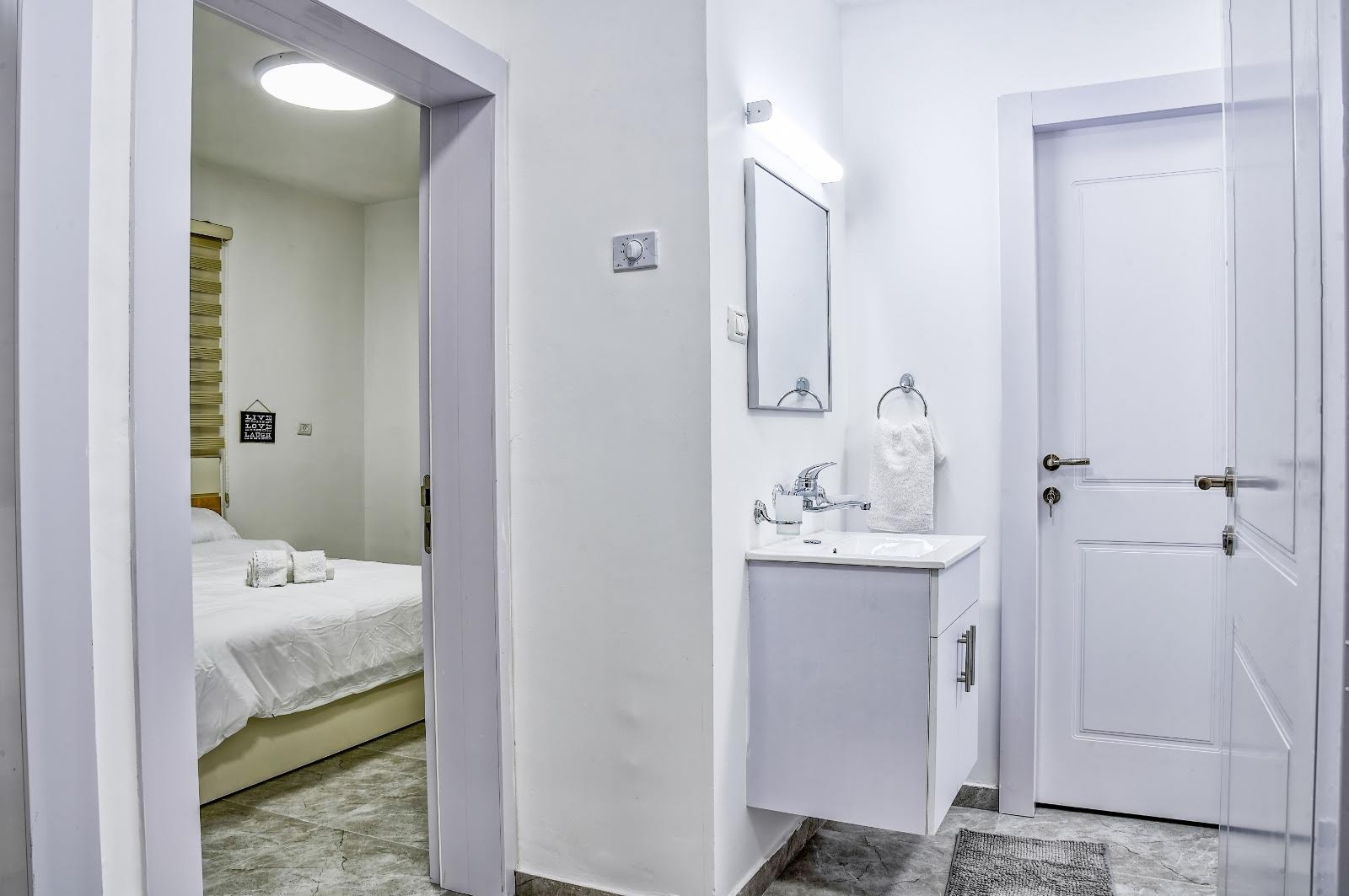 SkySide Suite Gallery photo 8